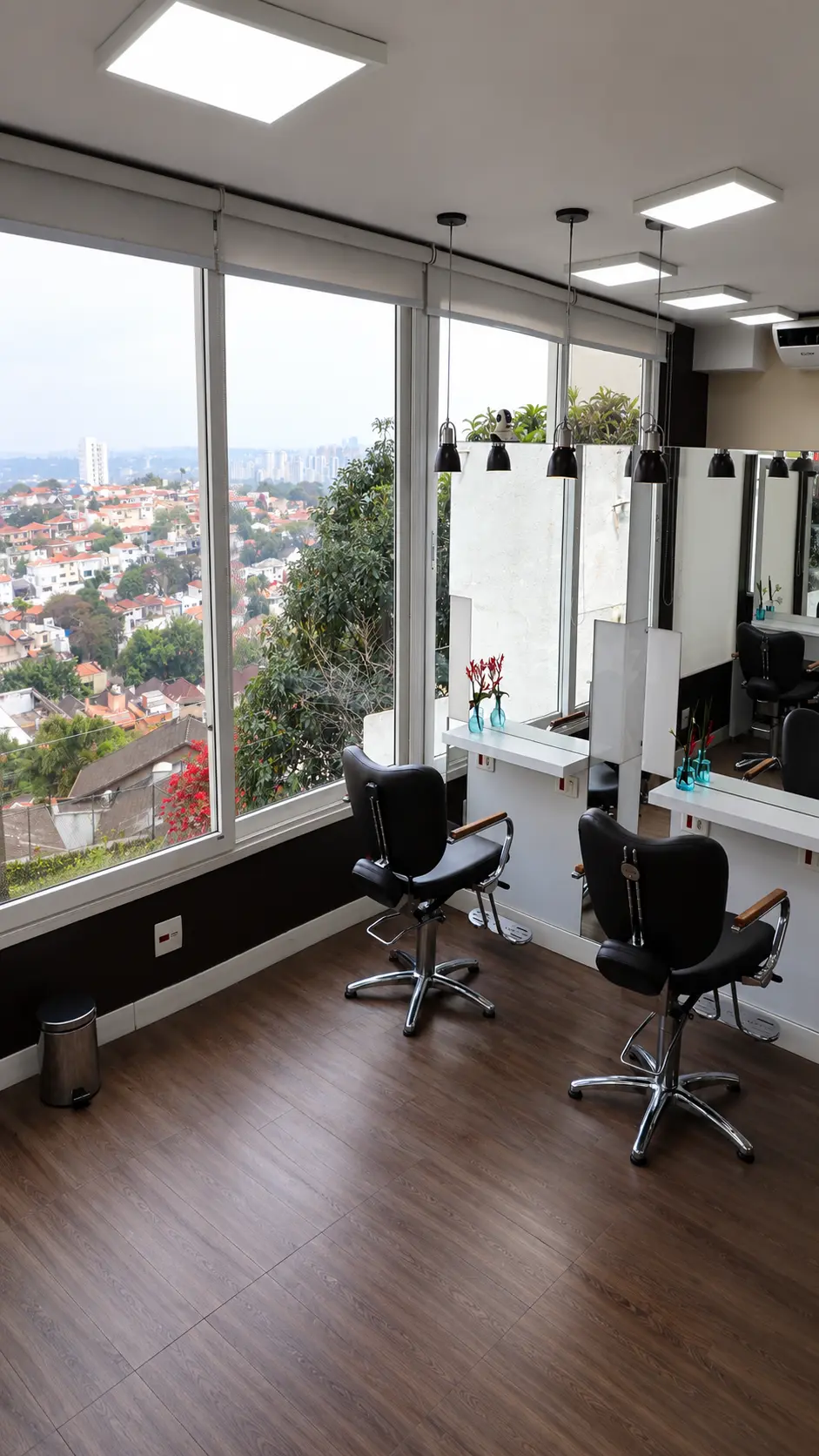 Salão da Emilia Borges com vista para a cidade de São Paulo
